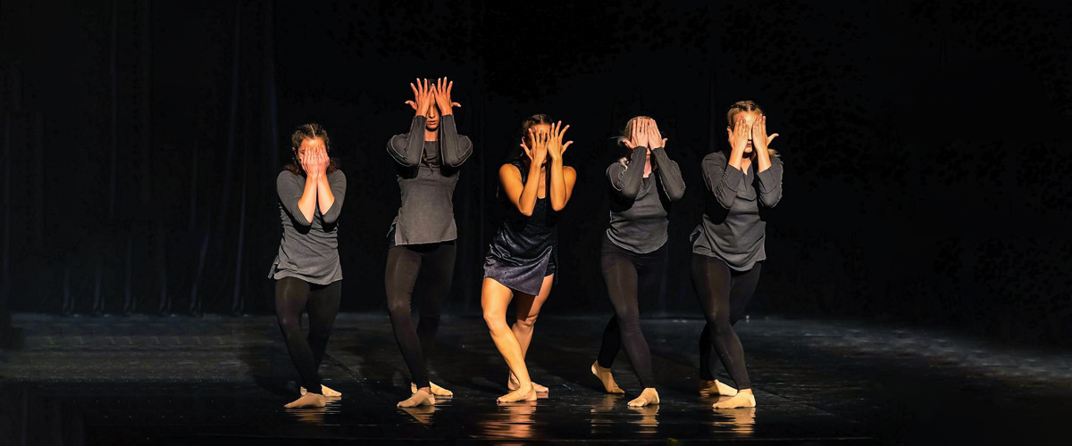 Társas-Játék / Magányba zárva